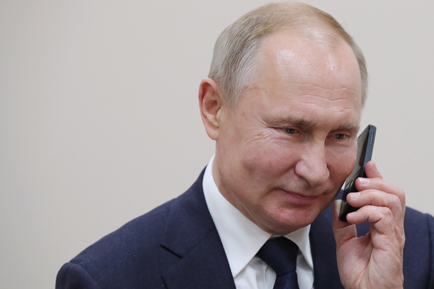 Парню от Путина с 14 февраля