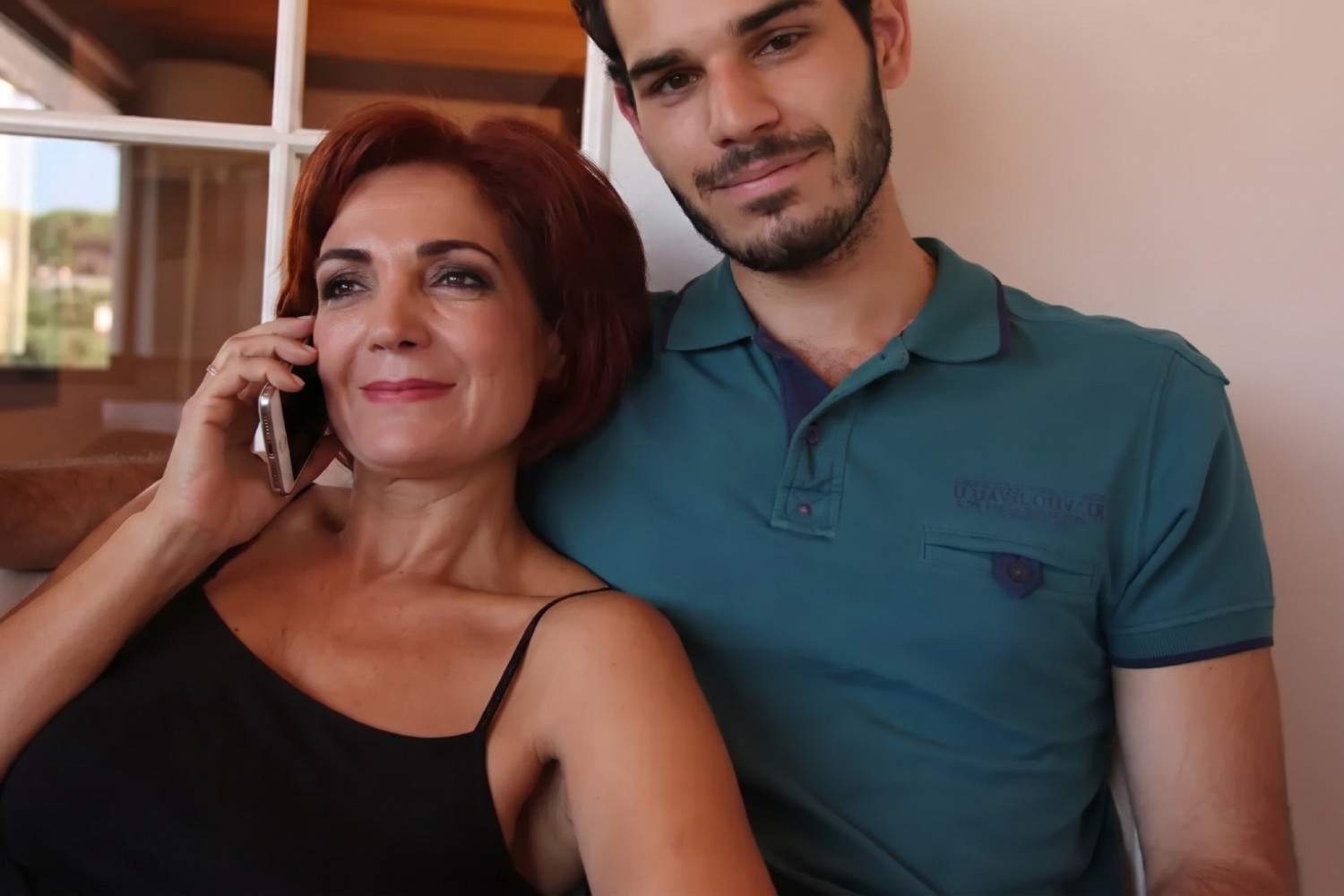 Oğlum sana aşık