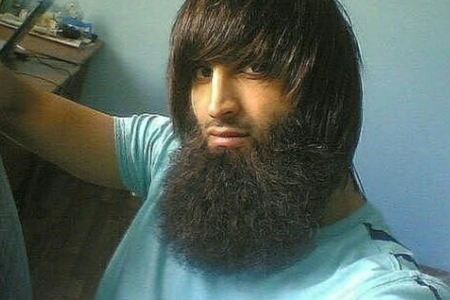 Расул наезжает