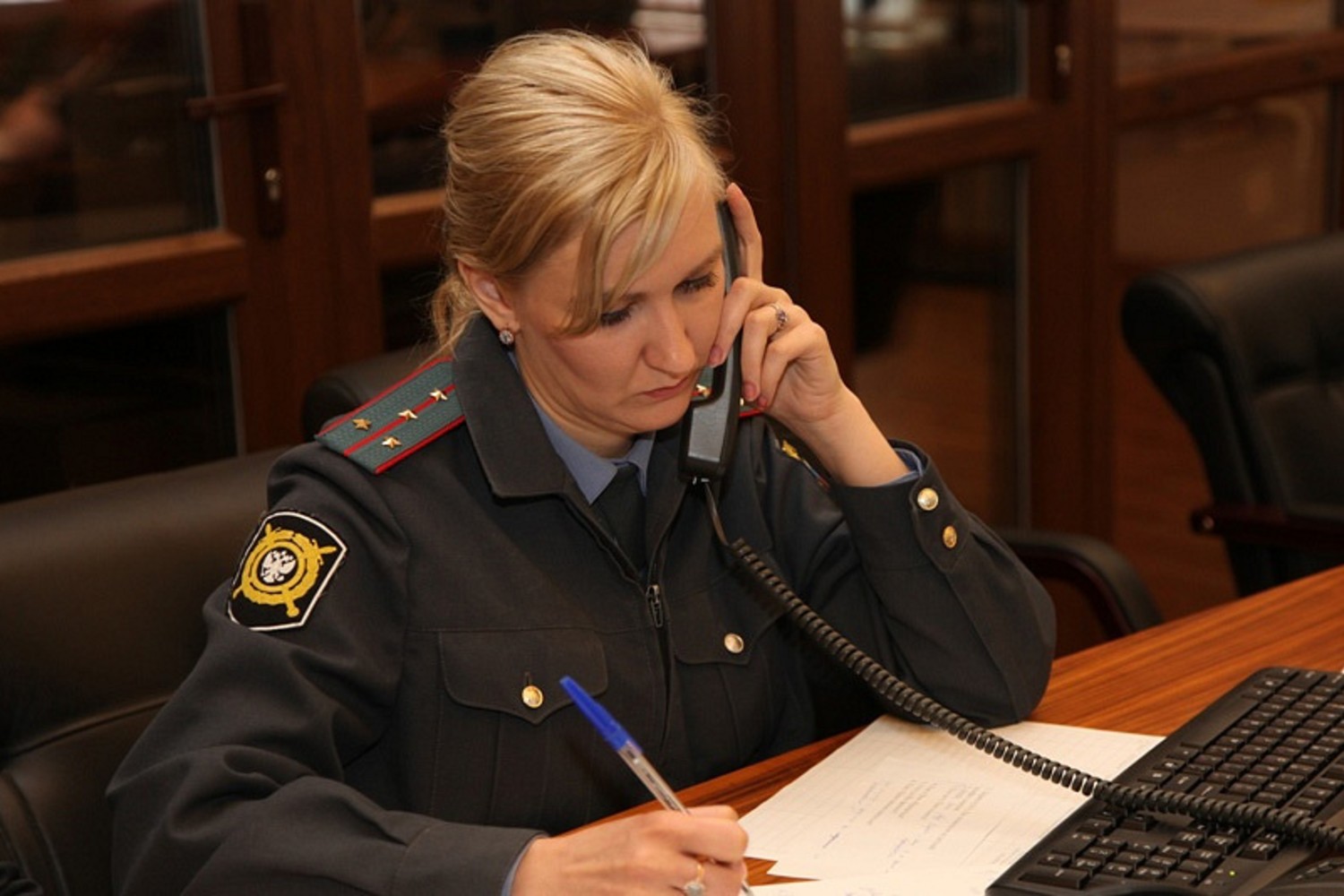 Мент: мат в интернете